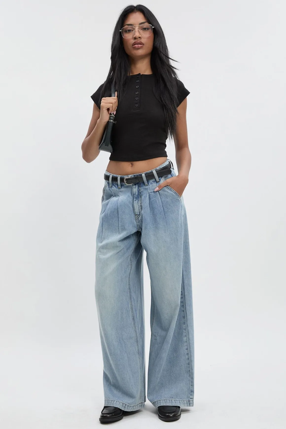Jeans à taille haute, ultra-doux, ceinturés, plissés et à jambes larges