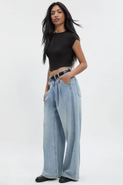 Jeans à taille haute, ultra-doux, ceinturés, plissés et à jambes larges