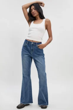 Jean super flare à taille mi-haute avec détails de couture