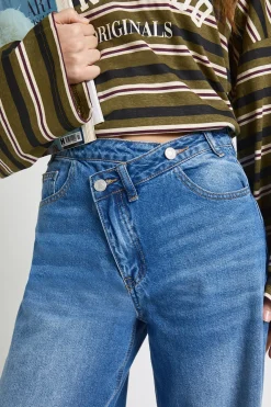 boohoo Jean taille haute à ceinture croisée et coupe droite<Femme Denim|Jeans