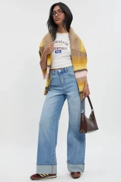 Jean taille haute à jambe droite avec ourlet retroussé