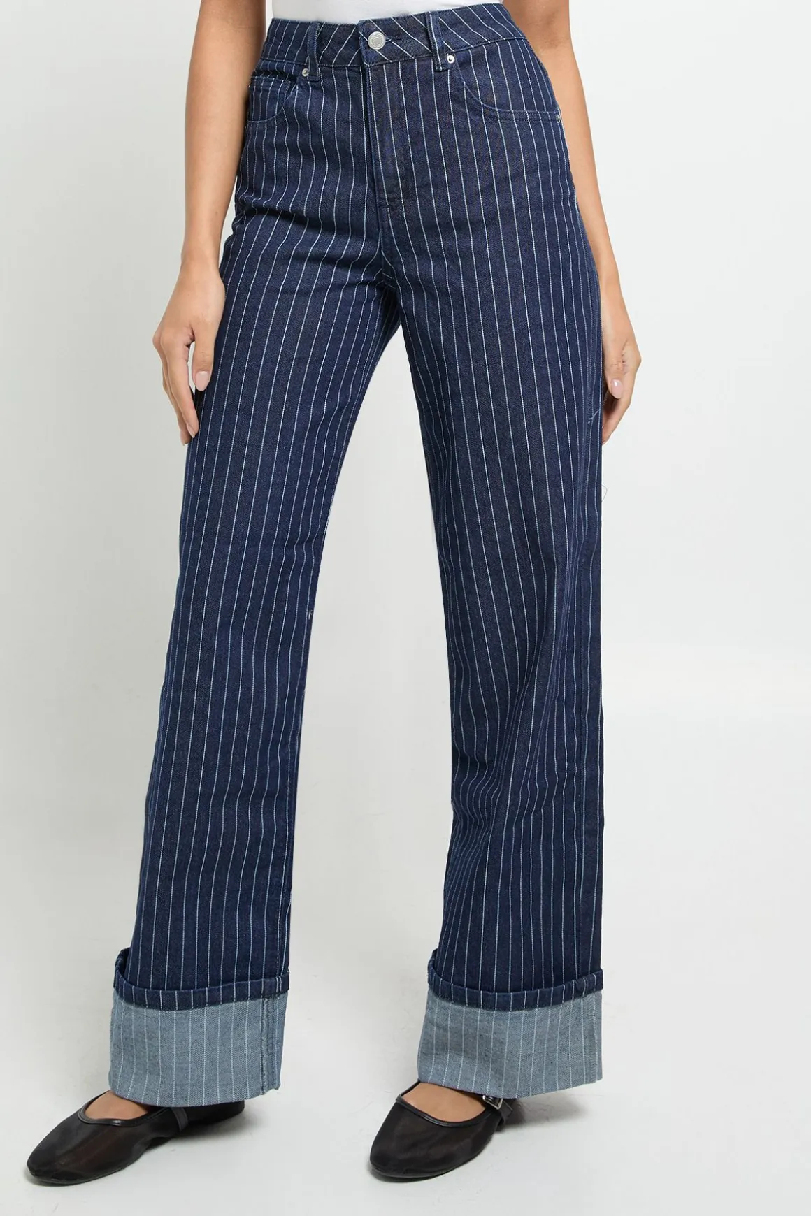 Jean à taille haute à rayures, ourlet retroussé et jambe large