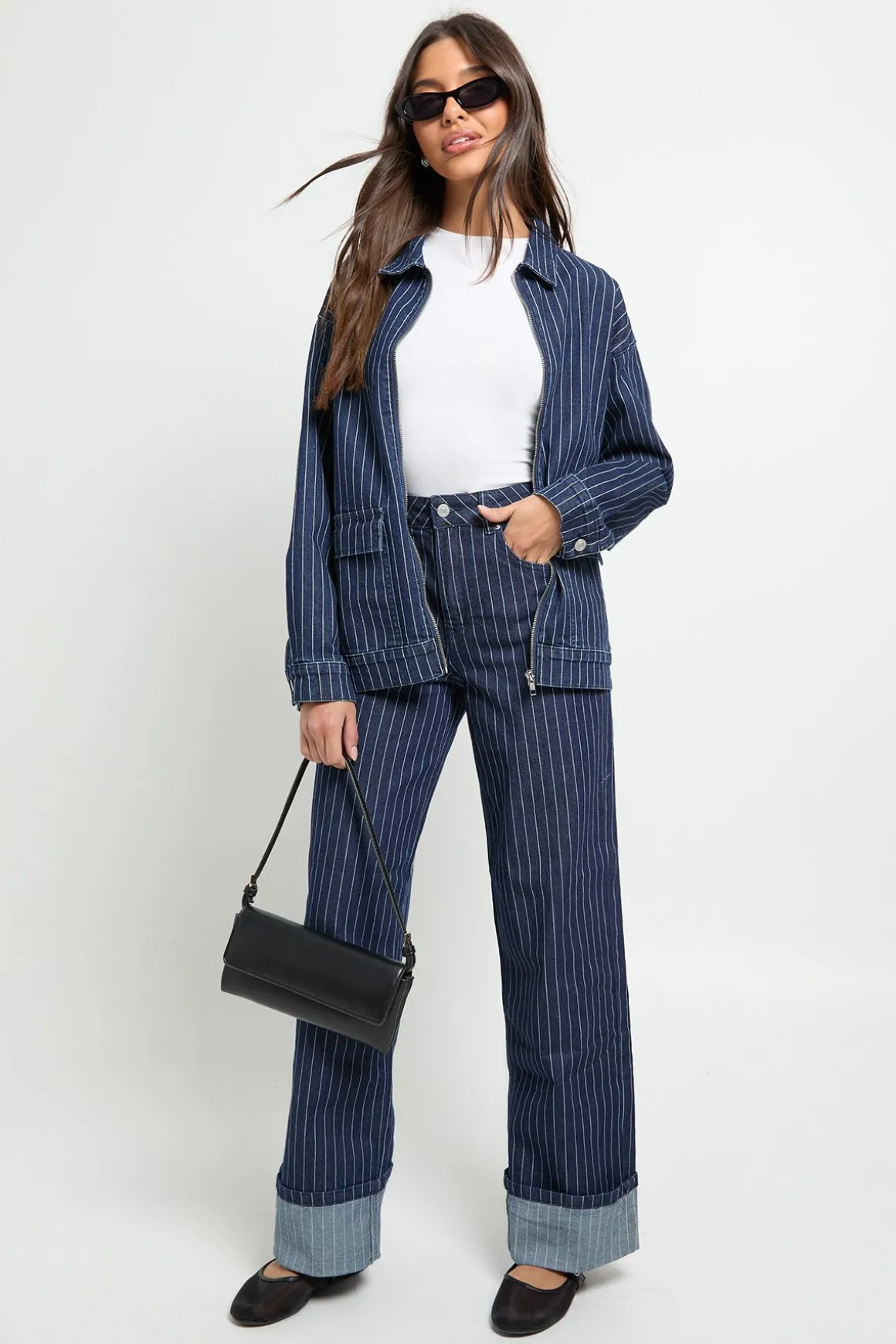 Jean à taille haute à rayures, ourlet retroussé et jambe large