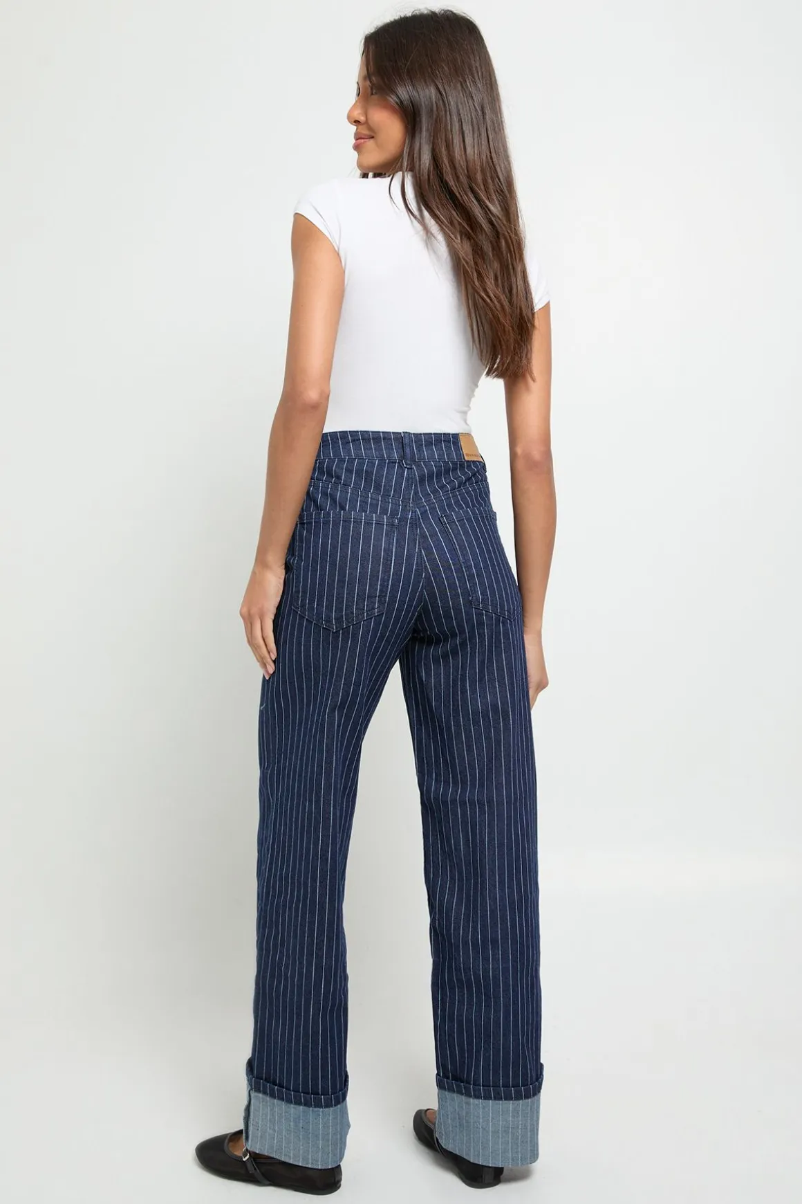 Jean à taille haute à rayures, ourlet retroussé et jambe large