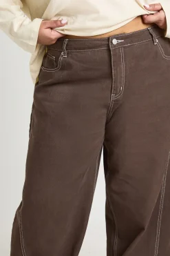 boohoo Jean Taille Mi-haute Coupe Barrel Grande Taille<Femme Looks Chocolat|Denim