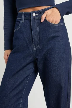 Jean Tall Basics à taille haute et jambe droite