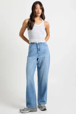 Jean Tall Basics taille haute à jambe droite