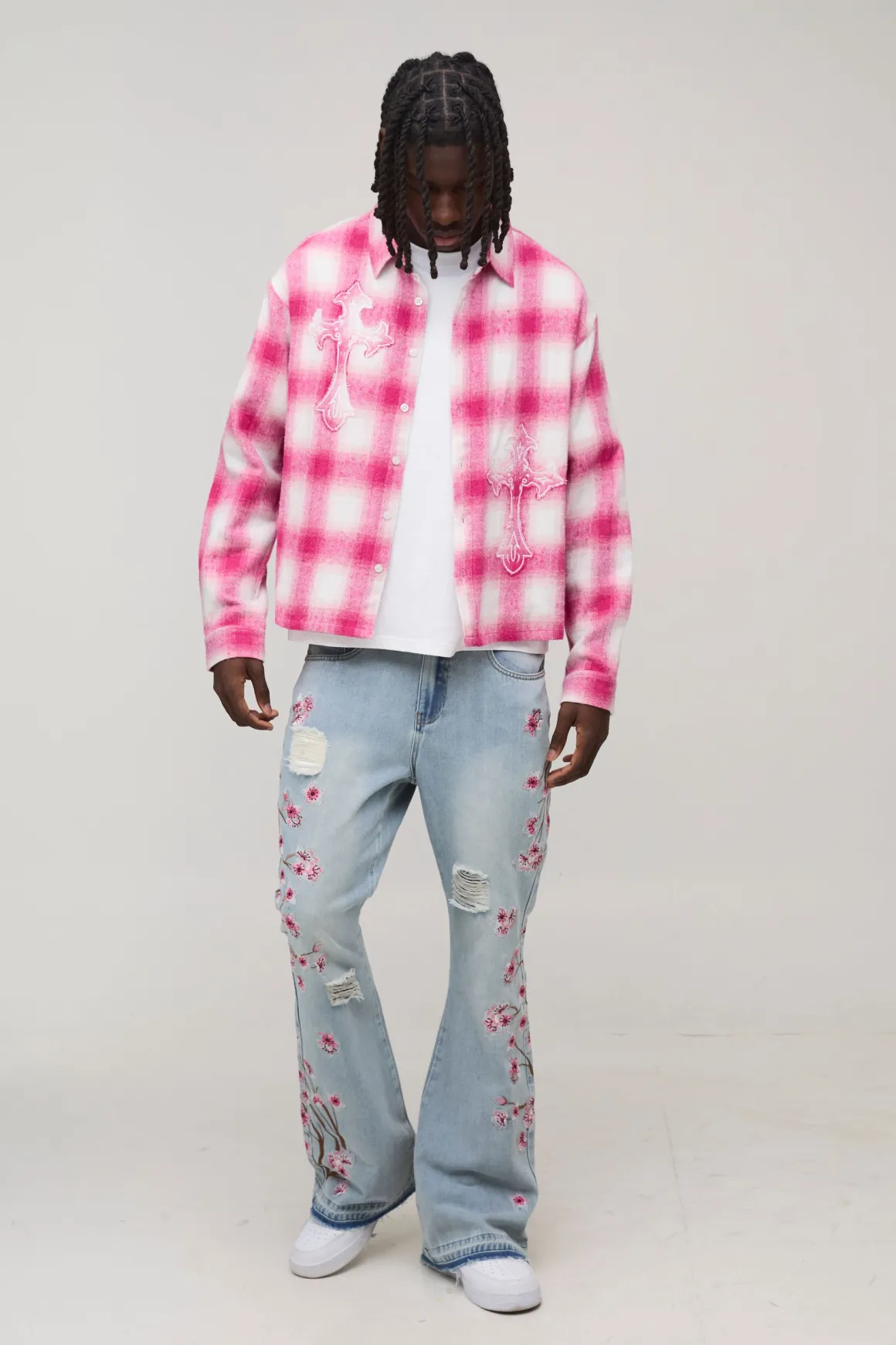 Jean Évasé Brodé Floral Effet Usé À Ourlet Défait