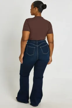 boohoo Jean Évasé Grande Taille Taille Haute Sculptant Les Fesses<Femme Denim|Jeans
