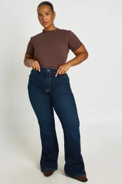 boohoo Jean Évasé Grande Taille Taille Haute Sculptant Les Fesses<Femme Denim|Jeans