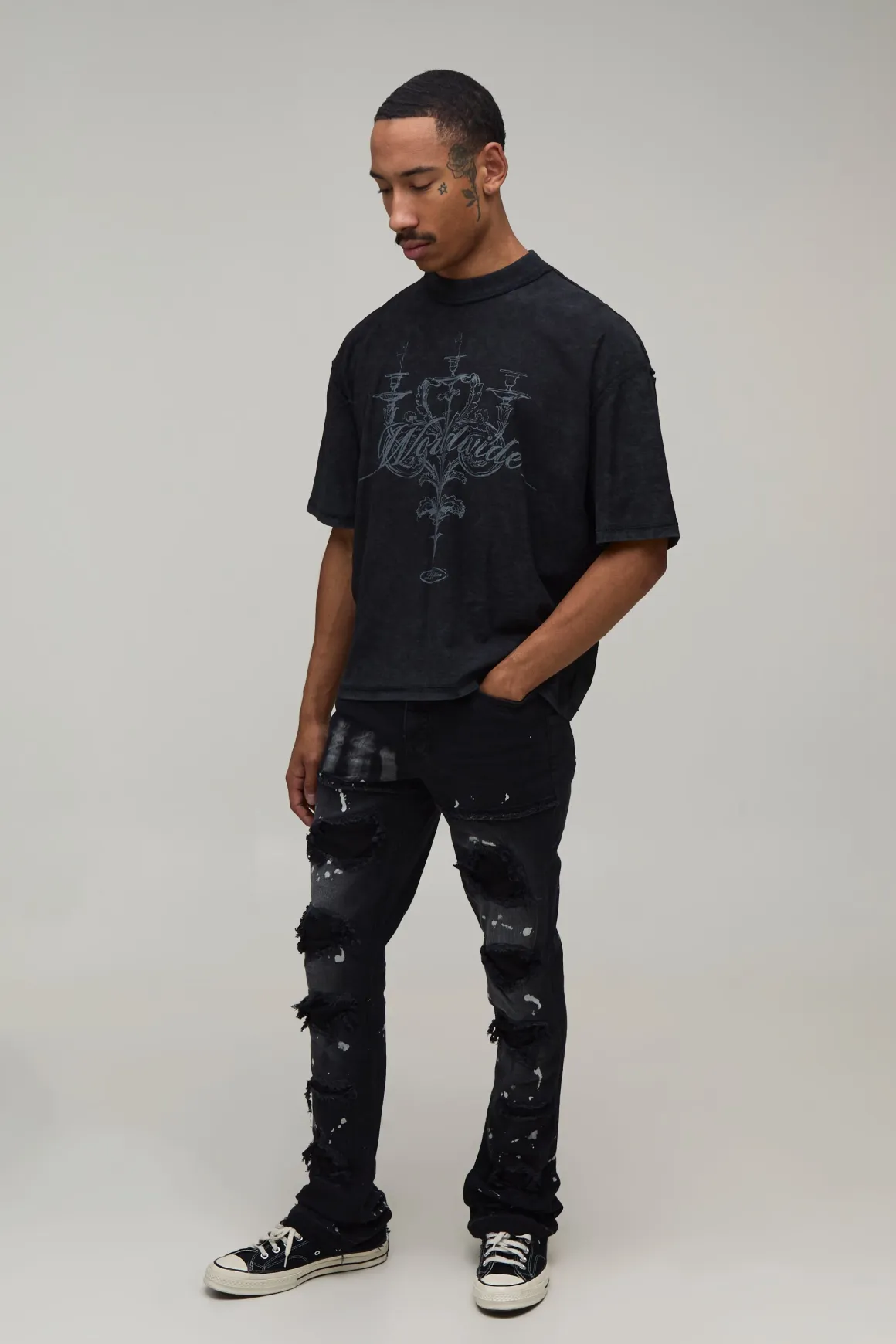 Jean Évasé Skinny Empilé À Effilochage Extrême Avec Éclaboussures De Peinture