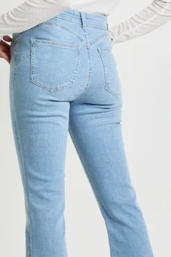 Jean Évasé Taille Haute Sculptant Les Fesses