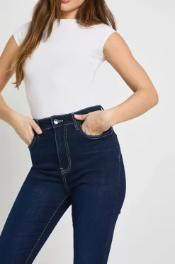 Jean Évasé Taille Haute Sculptant les Fesses
