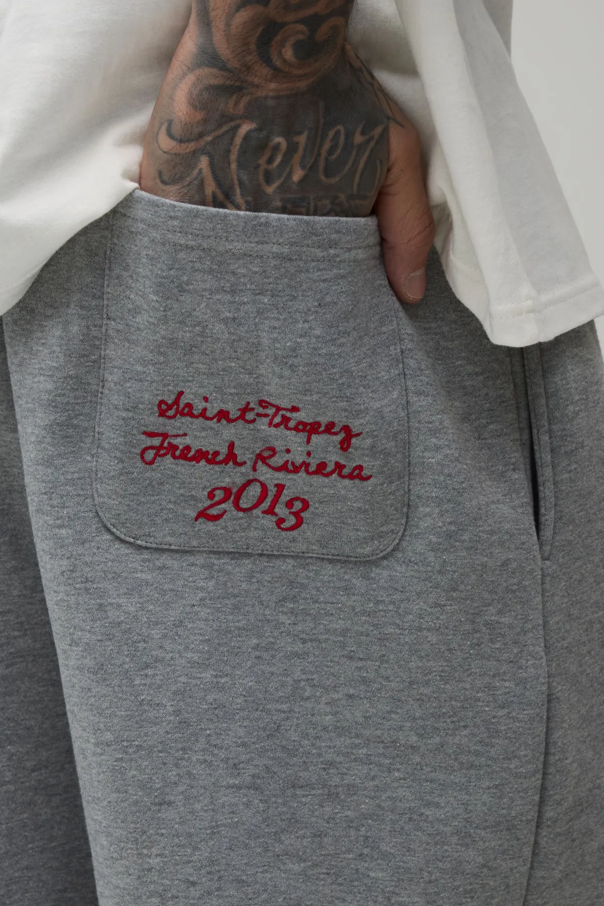boohooMAN Jogger Brodé Saint Tropez Coupe Ballon Tall<Homme Tout Afficher|Jogging