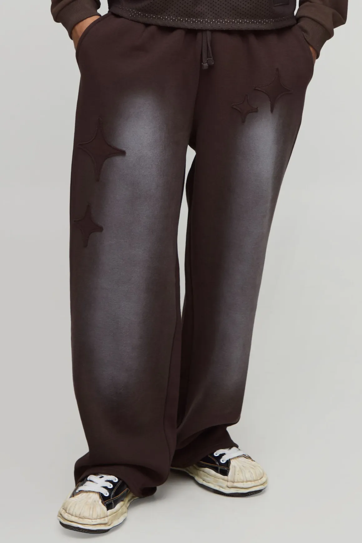 Jogger à coupe large avec appliqué étoile