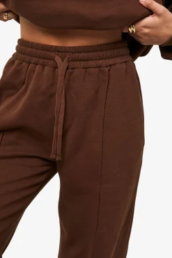 boohoo Jogger à détails en pin­tuck pour grandes tailles, ceinture profonde et jambes larges<Femme Pantalons|Basiques