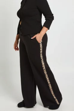 boohoo Joggers à jambes larges à motif léopard avec bande latérale<Femme Pantalons|Imprimé Léopard