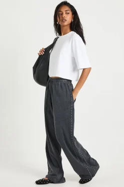 Joggers Petite À Jambes Droites Avec Double Bande Et Clous Effet Délavé