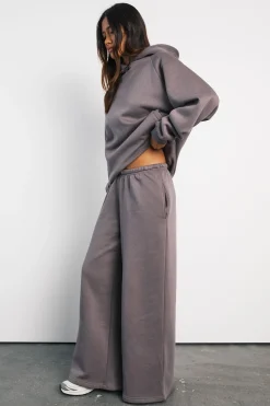 Jogger Taille Moyenne À Jambes Larges Avec Ceinture Fine