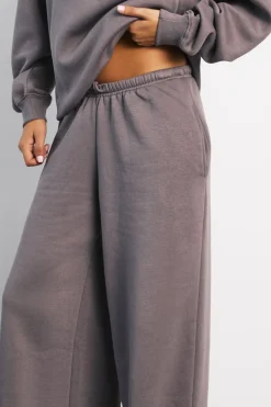 Jogger Taille Moyenne À Jambes Larges Avec Ceinture Fine