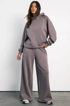 Jogger Taille Moyenne À Jambes Larges Avec Ceinture Fine