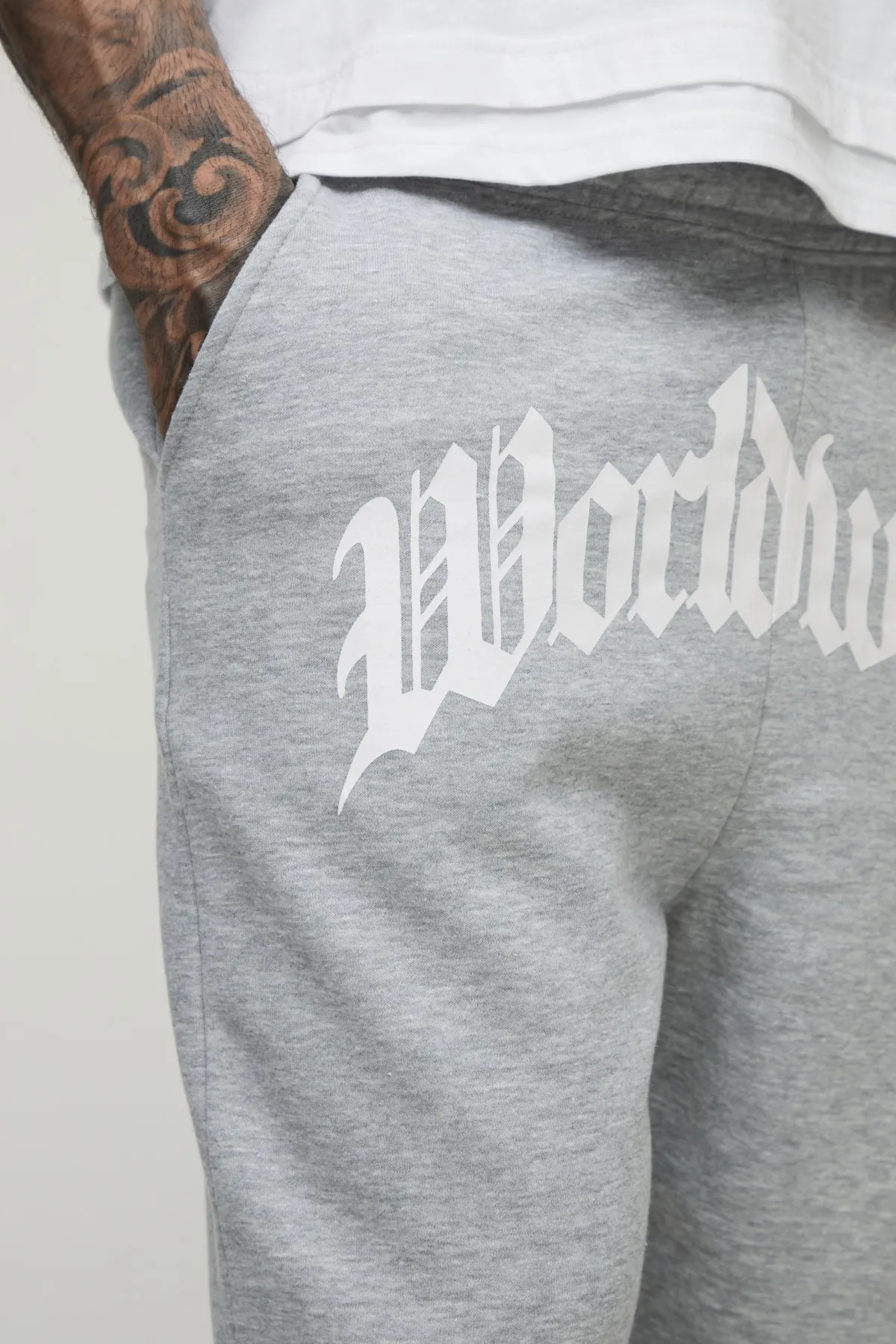 boohooMAN Jogger Tall Worldwide à imprimé croisé et empiècement évasé<Homme Tout Afficher|Jogging