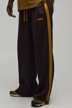 boohooMAN Jogger Tricot Brodé À Jambe Large<Homme Jogging|Tout Afficher