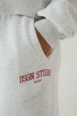 Jogging Droit Imprimé Style Universitaire Dsgn Studio