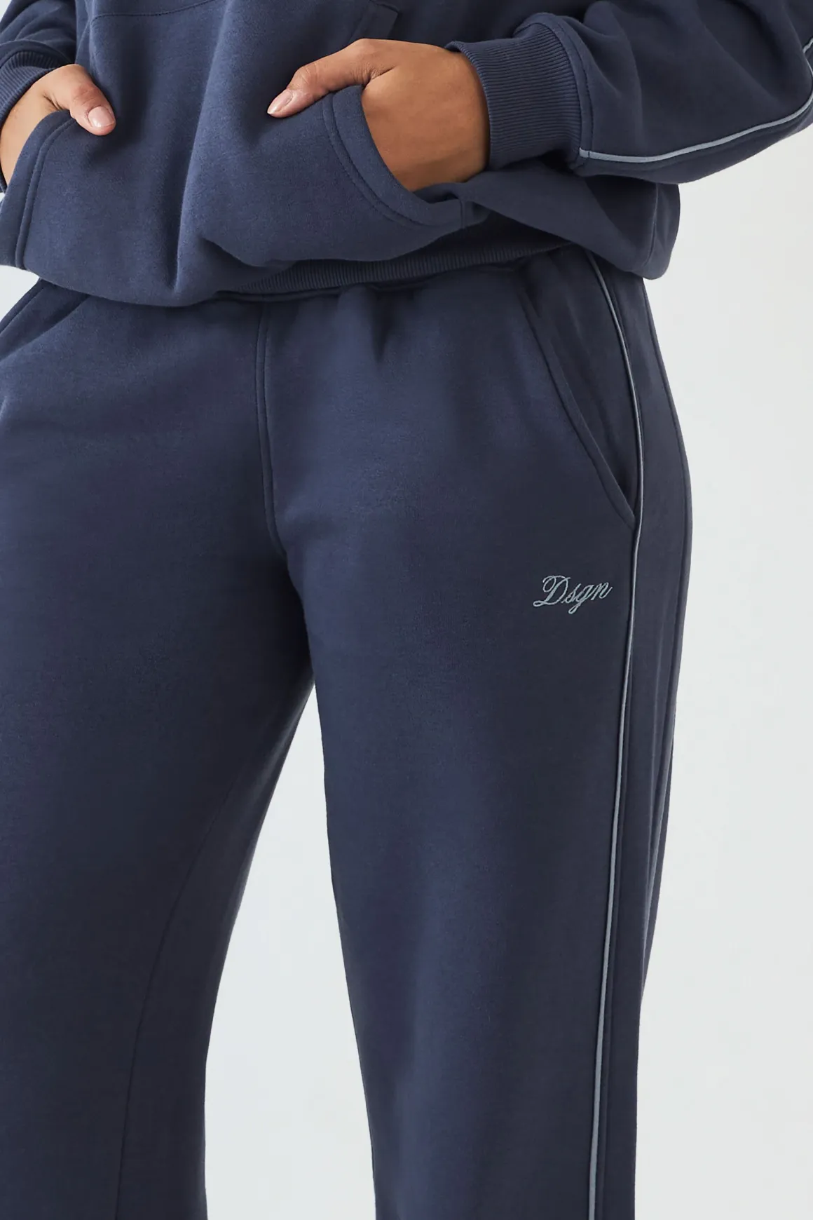 Jogging Dsgn Studio Coupe Droite À Passepoil Script