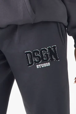 Jogging DSGN Studio en Tissu Éponge avec Appliqué Coupe Droite