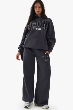 Jogging DSGN Studio en Tissu Éponge avec Appliqué Coupe Droite