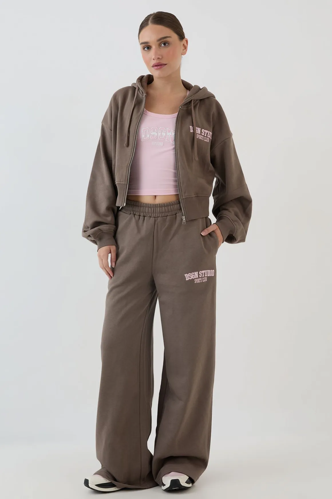Jogging Dsgn Studio À Jambe Droite Avec Appliqué