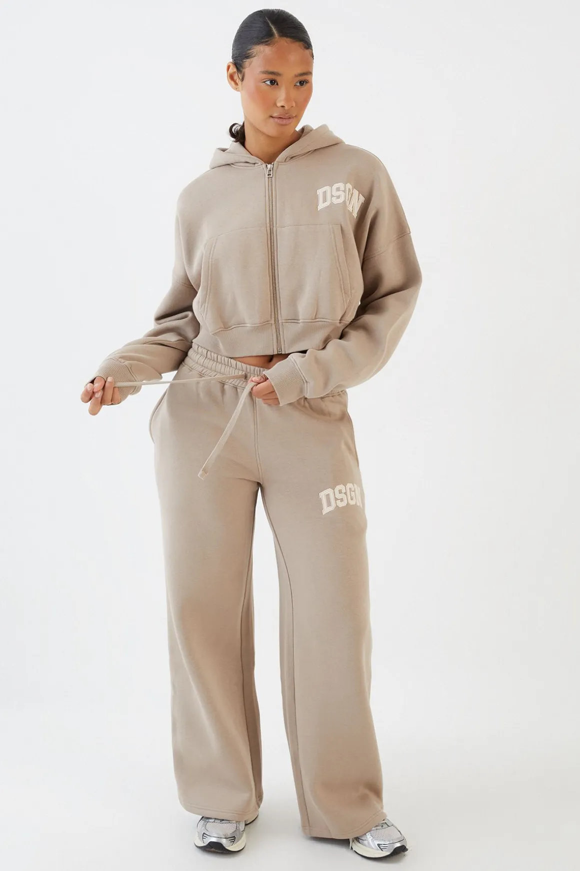 Jogging Dsgn Studio À Jambe Droite Avec Appliqué