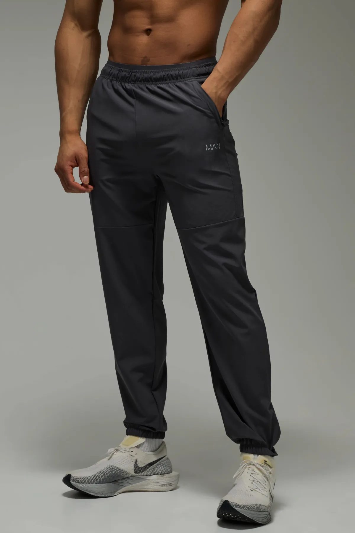 boohooMAN Jogging Homme Active Perforé Coupe Regular avec Bords-Côtes<Homme/Femme Tout Afficher|Tout Afficher Activewear