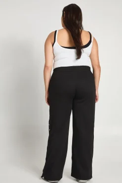 boohoo Jogging Large Taille Plus à Jambes Évasées avec Clous Latéraux<Femme Pantalons|Joggings