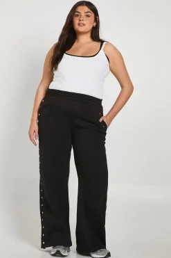 boohoo Jogging Large Taille Plus à Jambes Évasées avec Clous Latéraux<Femme Pantalons|Joggings