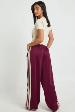 boohoo Jogging Petite à Jambes Larges avec Bandes Latérales et Poignets Ajustables<Femme Pantalons|Joggings