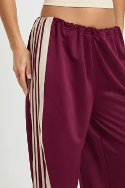 boohoo Jogging Petite à Jambes Larges avec Bandes Latérales et Poignets Ajustables<Femme Pantalons|Joggings