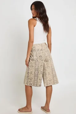 boohoo Jort En Denim Mi-taille Longue À Imprimé Synthétique<Femme Denim|Shorts