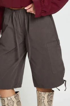 Jort En Sergé Avec Poche Latérale