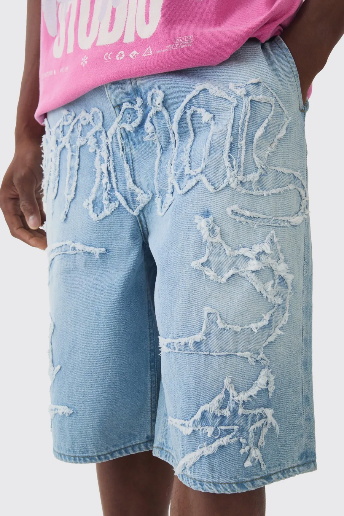 Jorts en denim avec appliqué en tissu auto officiel en Bleu Glacé