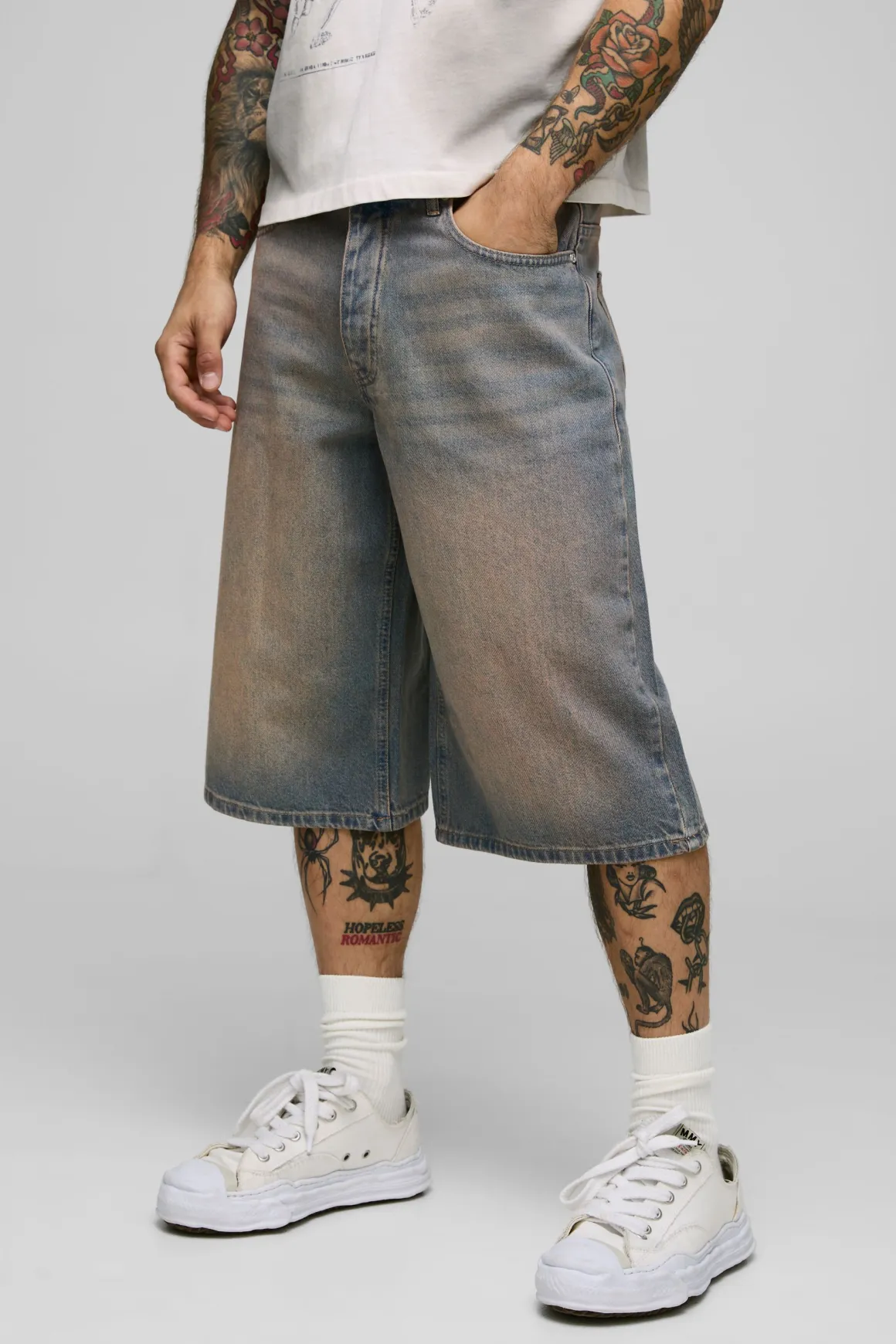 Jorts en denim délavé à coupe longue