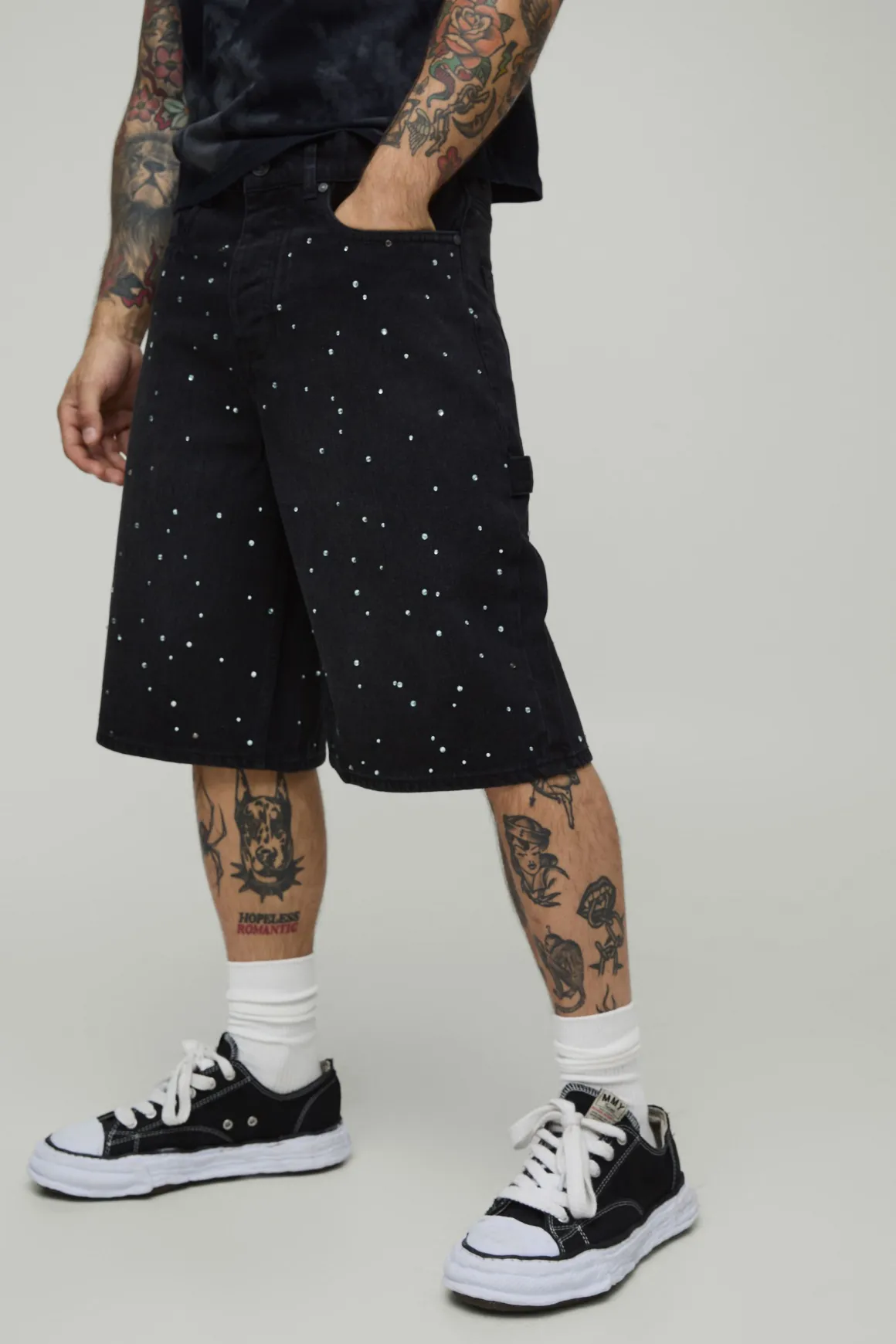 Jorts sur-dye ornés de strass partout