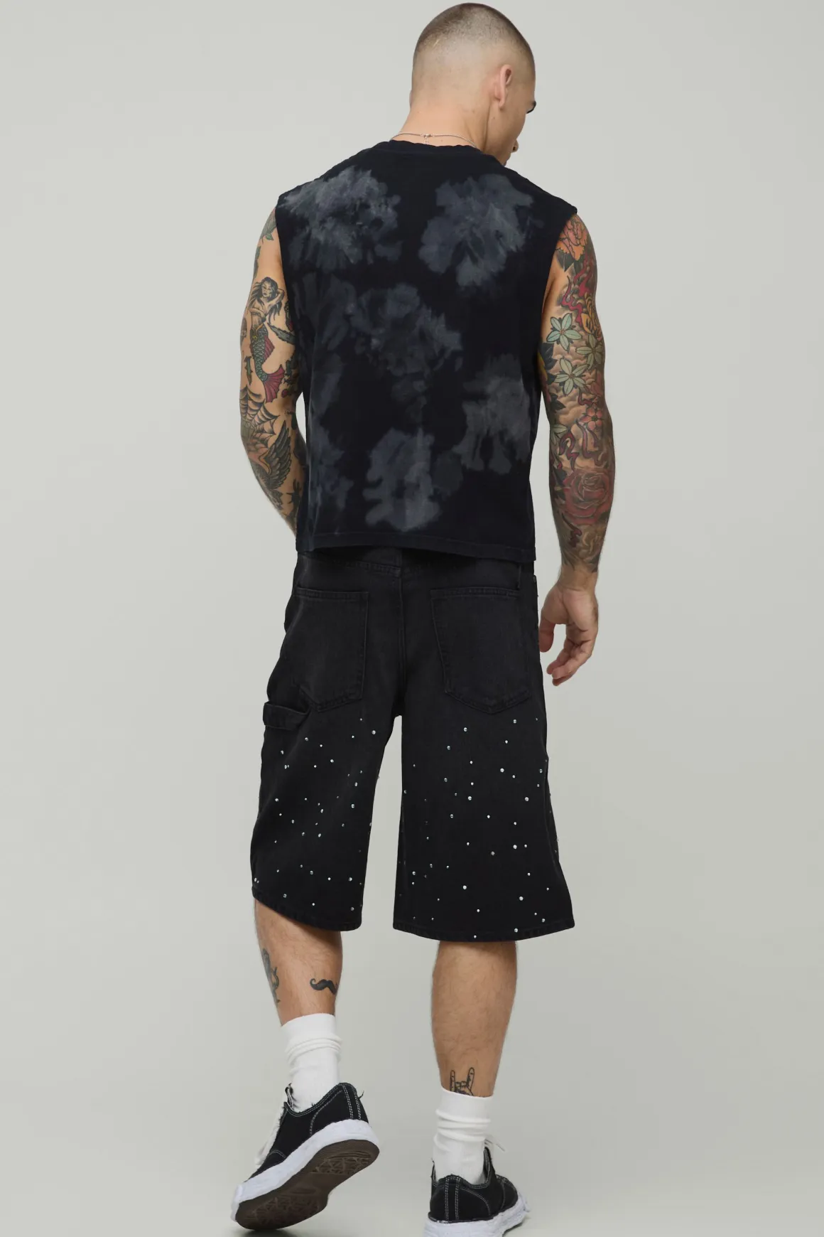 Jorts sur-dye ornés de strass partout