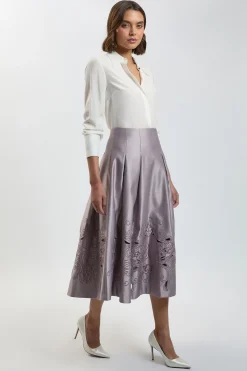 Jupe Ample En Satin Ajusté Avec Découpes Ajourées
