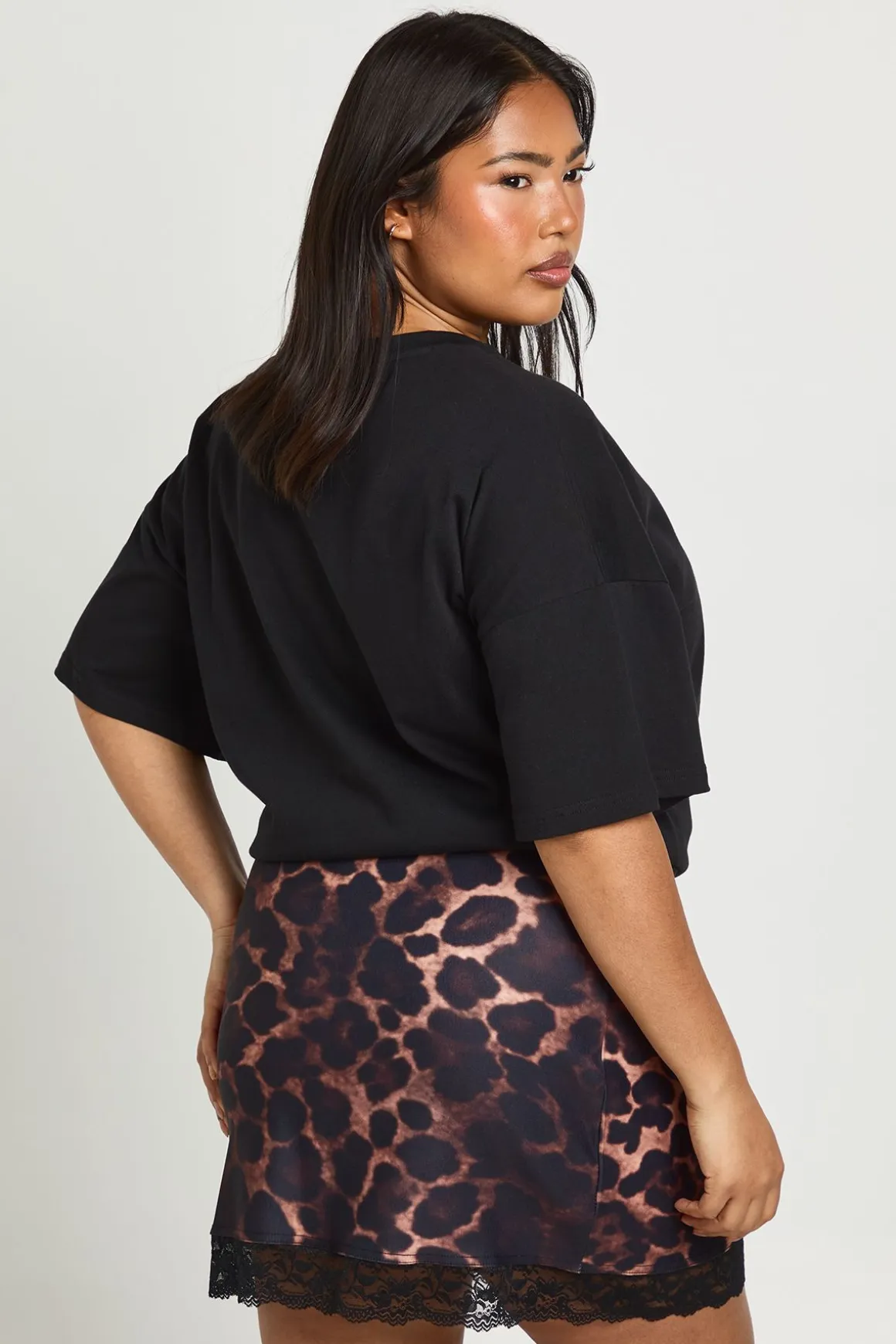 Jupe Courte Grande Taille Imprimé Léopard Bengaline Avec Finition Dentelle