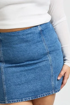 boohoo Jupe En Jean Grande Taille Avec Détails De Coutures<Femme Jupes|Denim