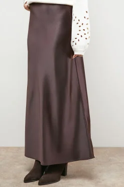 Jupe Longue En Satin Coupée En Biais