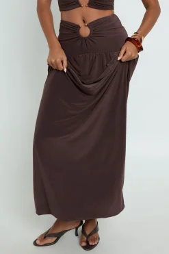 boohoo Jupe Longue Froncée En Tissu Slinky Double Couche Avec Détail D'anneaux<Femme Jupes|Jupes