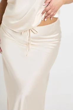 boohoo Jupe Longue Grande Taille en Satin à Cordon de Serrage<Femme Jupes|Jupes